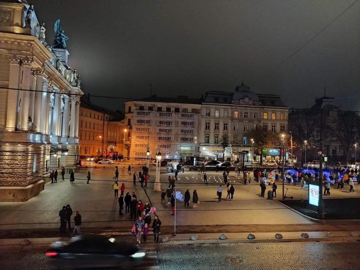 Apartment In The Centre Of Львов Экстерьер фото