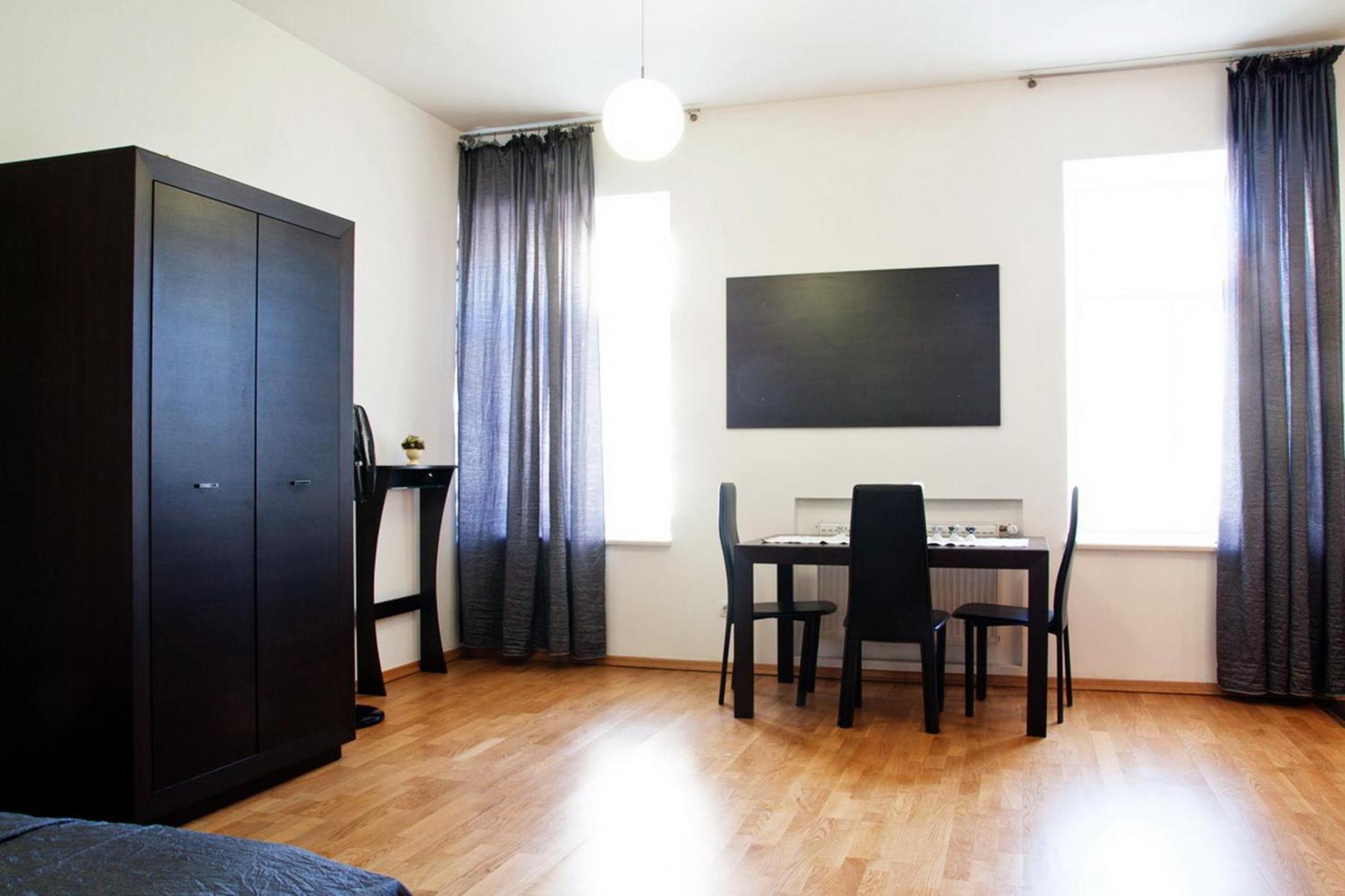 Apartment In The Centre Of Львов Номер фото