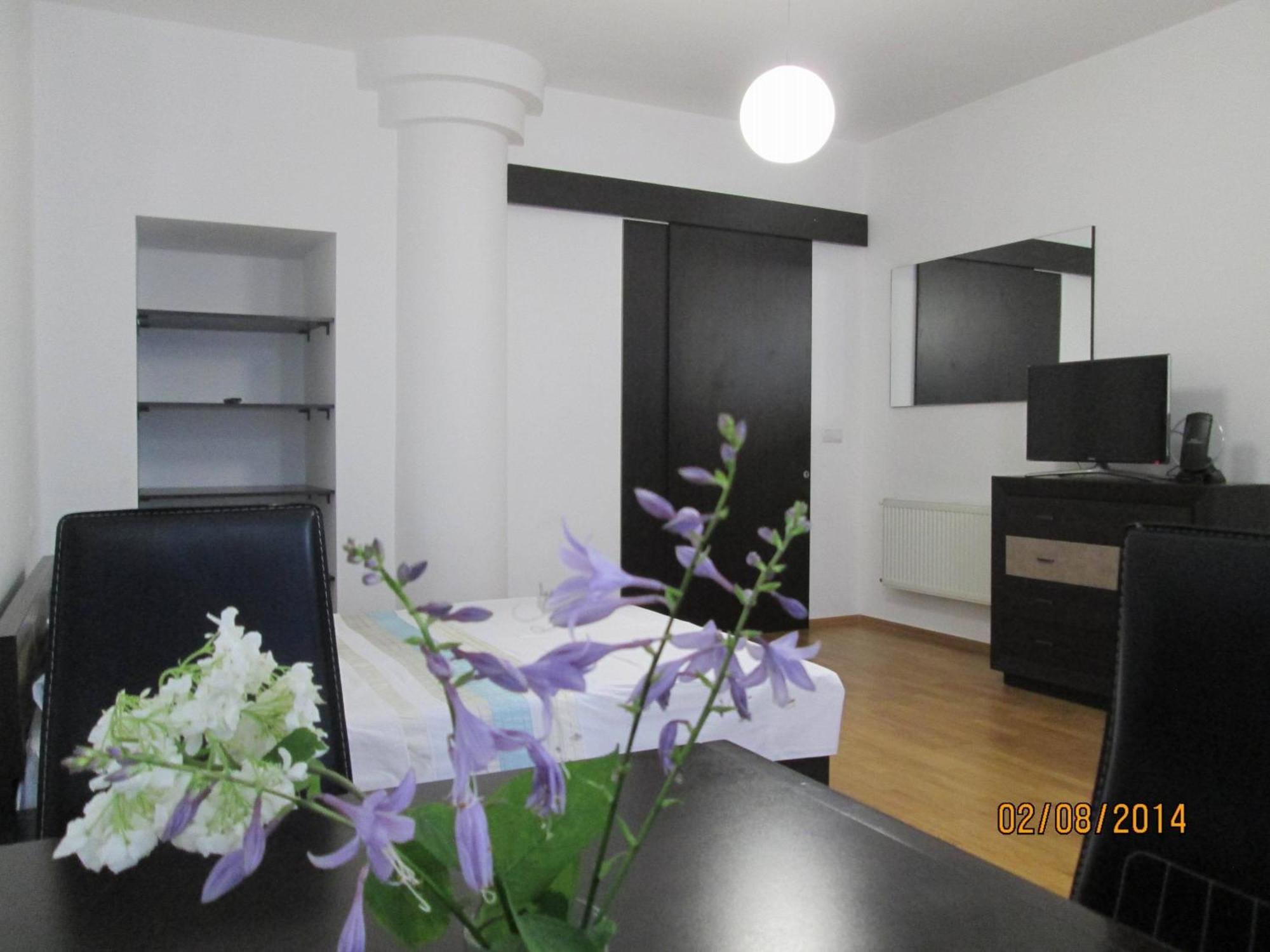 Apartment In The Centre Of Львов Экстерьер фото