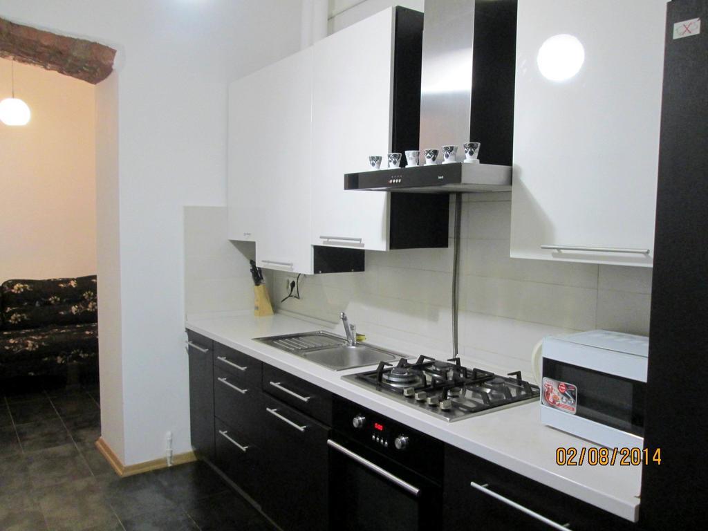 Apartment In The Centre Of Львов Экстерьер фото