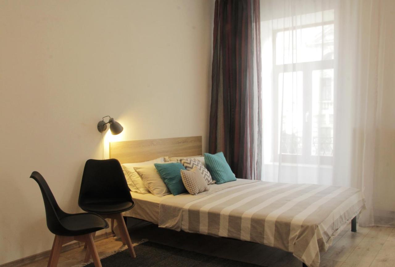 Apartment In The Centre Of Львов Экстерьер фото