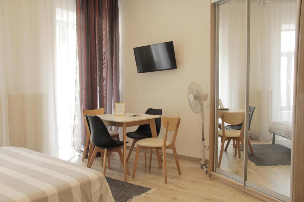Apartment In The Centre Of Львов Экстерьер фото
