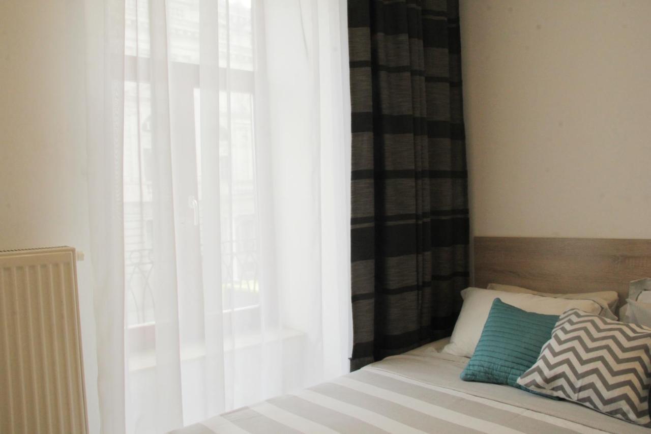 Apartment In The Centre Of Львов Экстерьер фото