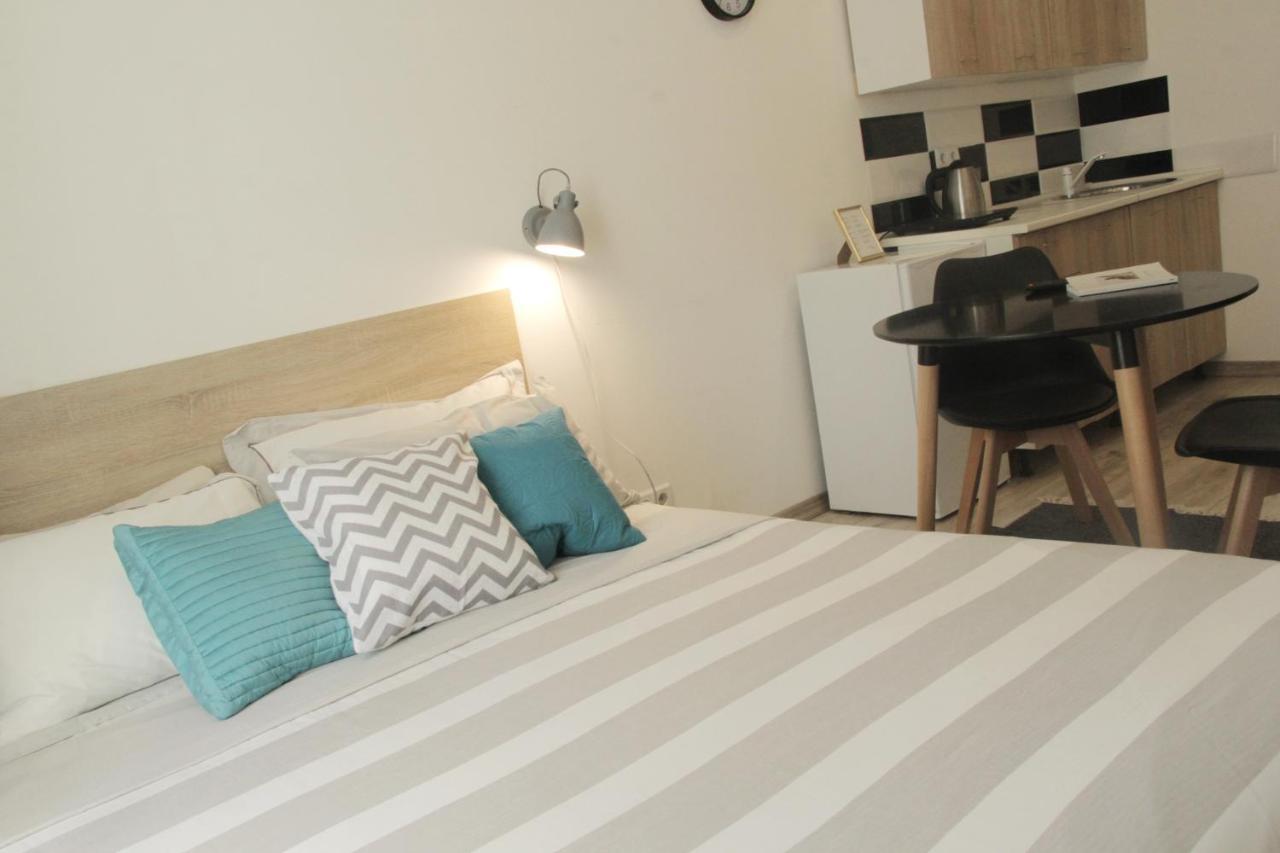 Apartment In The Centre Of Львов Экстерьер фото
