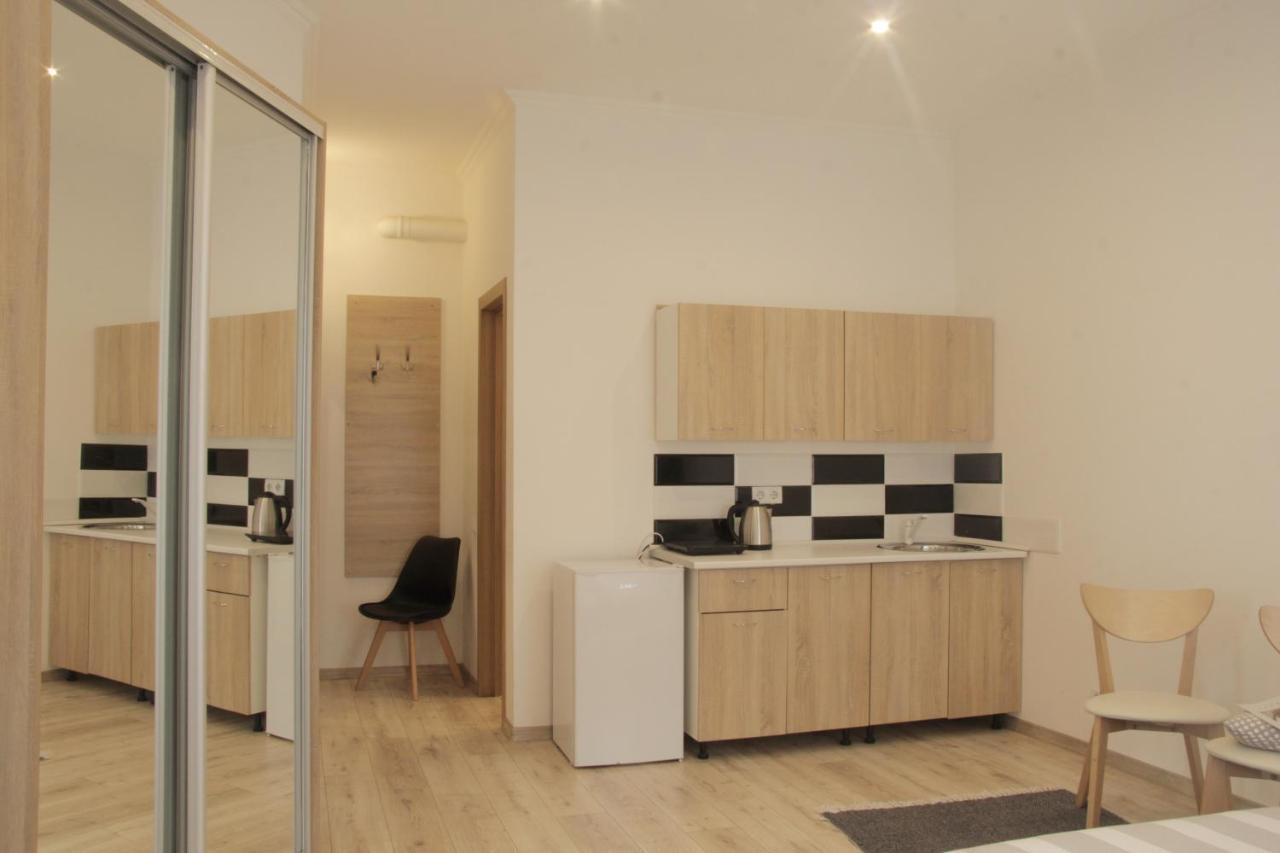 Apartment In The Centre Of Львов Экстерьер фото